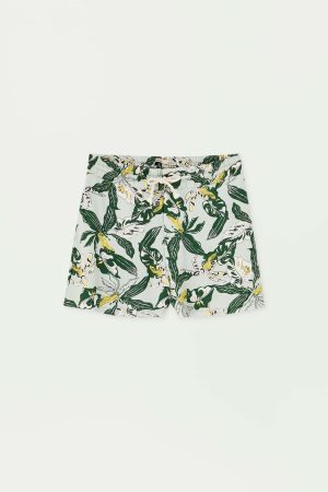 Sadie Sink Printed Bermudas